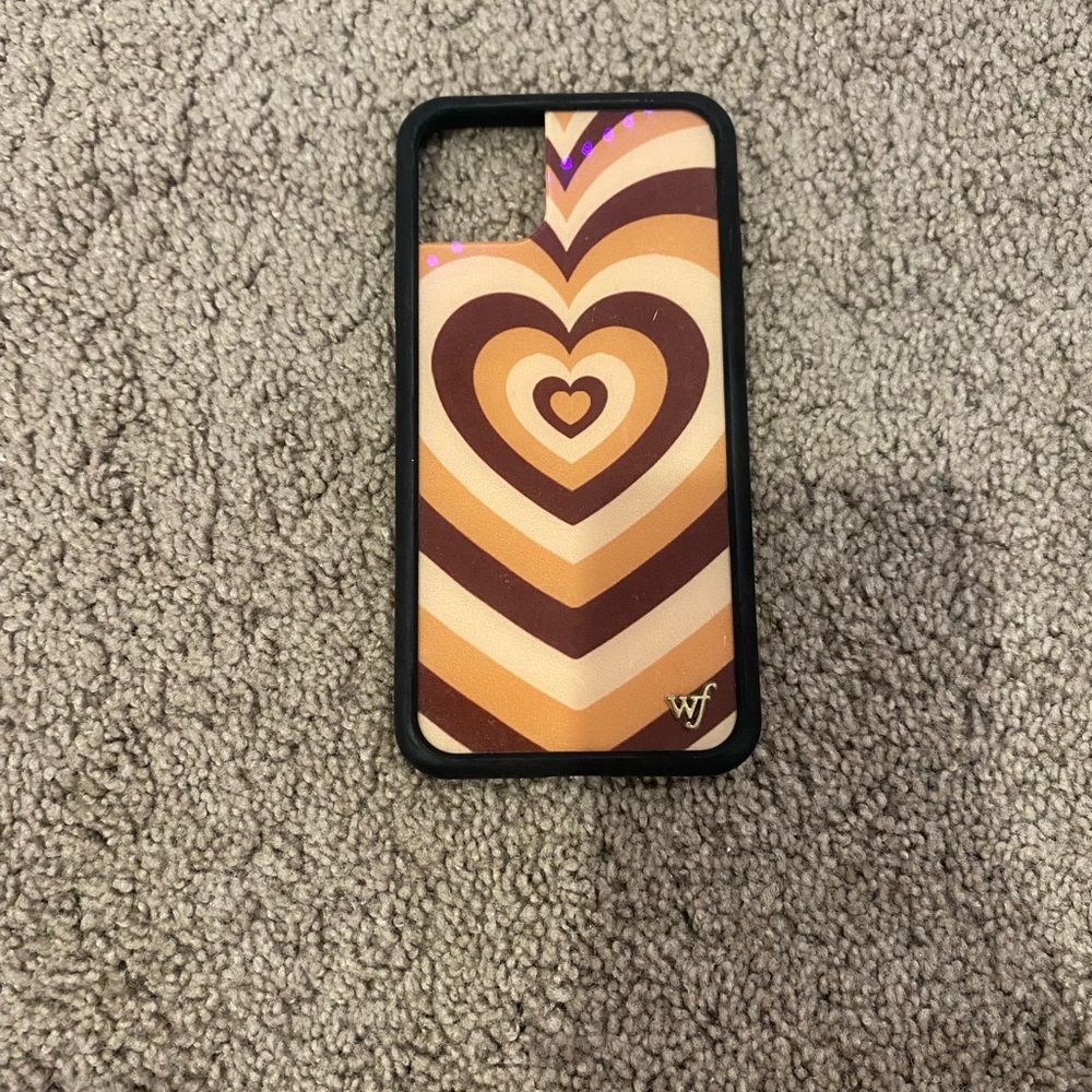 Brown Heart WILDFLOWER CASE (iphone 11pro max)